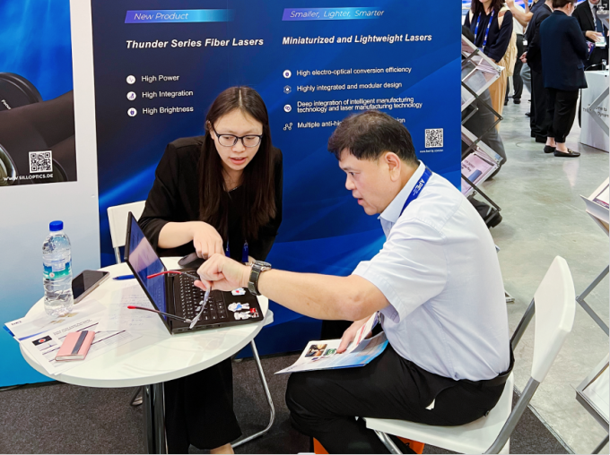 neueste Unternehmensnachrichten über BWT erscheint auf der Asia Photonics Expo 2024  1
